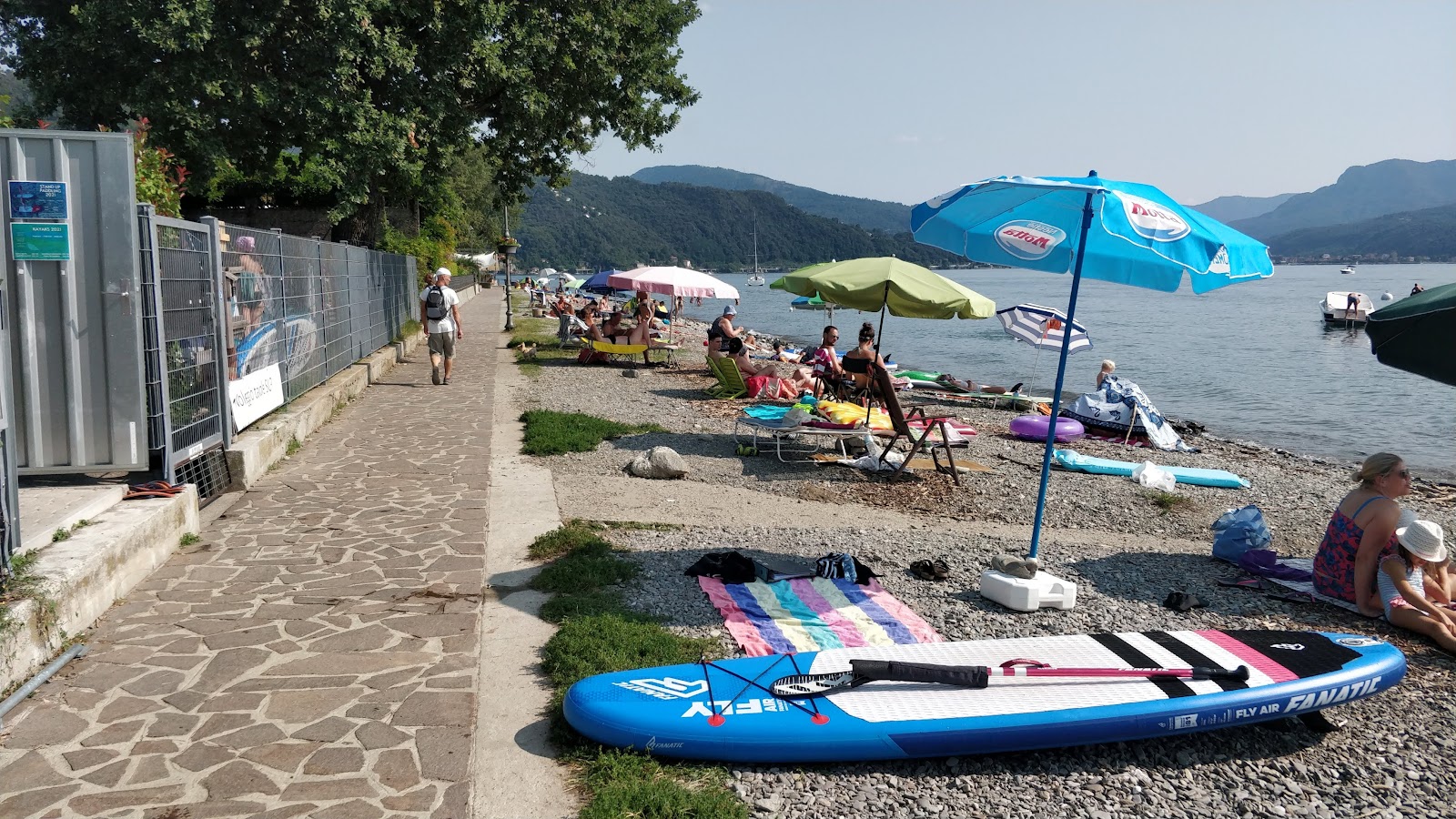 Valokuva Spiaggia Pinzoneista. - hyvä lemmikkiystävällinen paikka lomalle