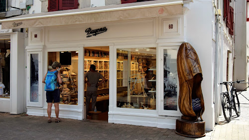 Magasin de chaussures Bayona - L'espadrille Basque Saint-Jean-de-Luz
