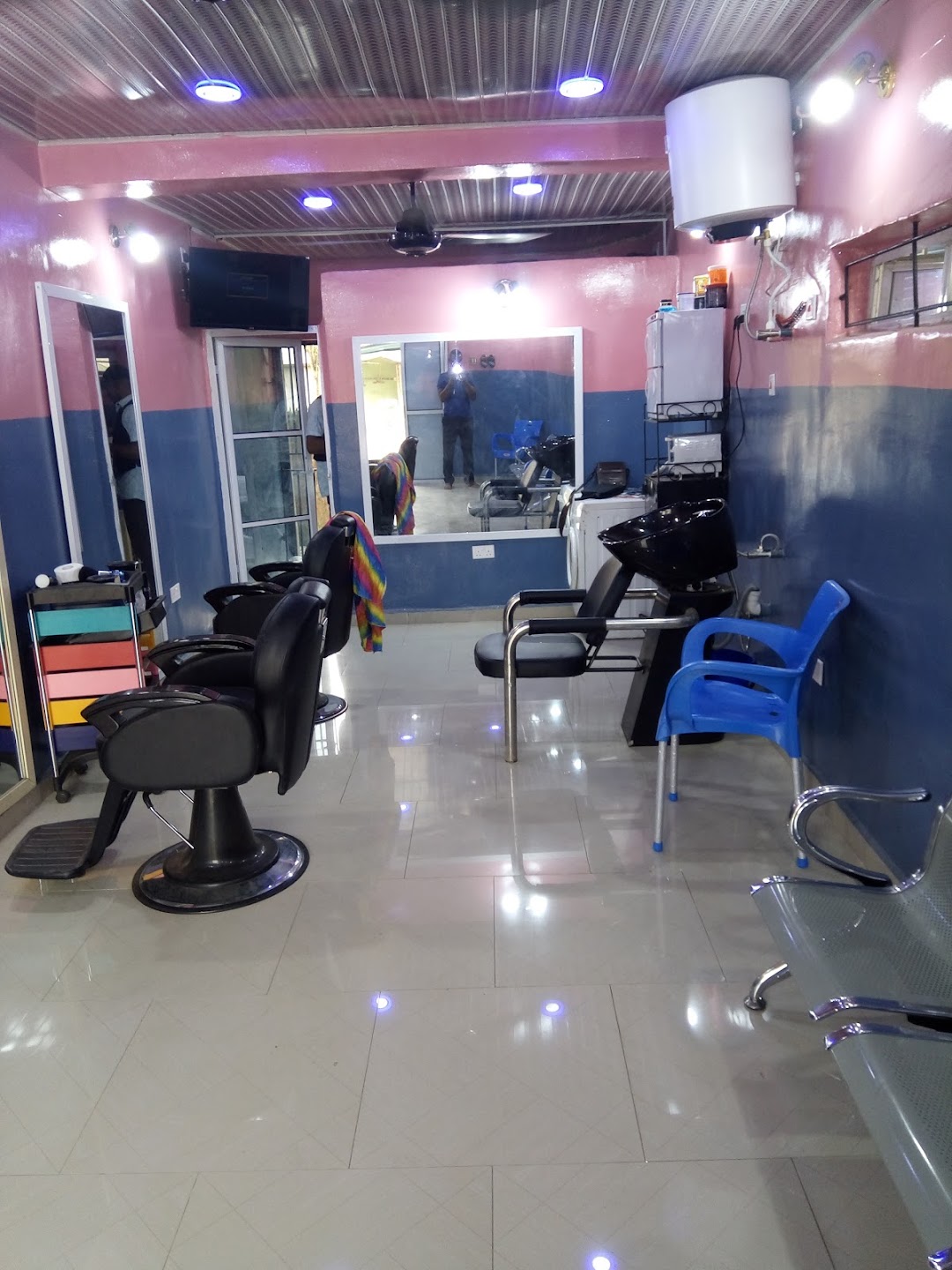 Exquisite Barbers (The Hygienic Barbers)