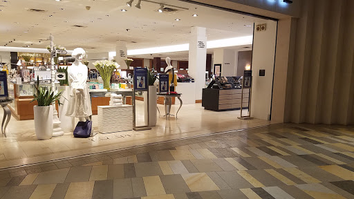 Department Store «Saks Fifth Avenue», reviews and photos, 26100 Cedar Rd, Beachwood, OH 44122, USA