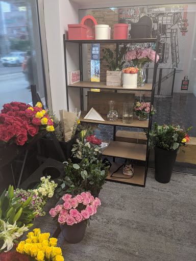 Florist «LUSH BOUQUET Flowers Downtown Phoenix», reviews and photos, 201 N Central Ave, Phoenix, AZ 85004, USA