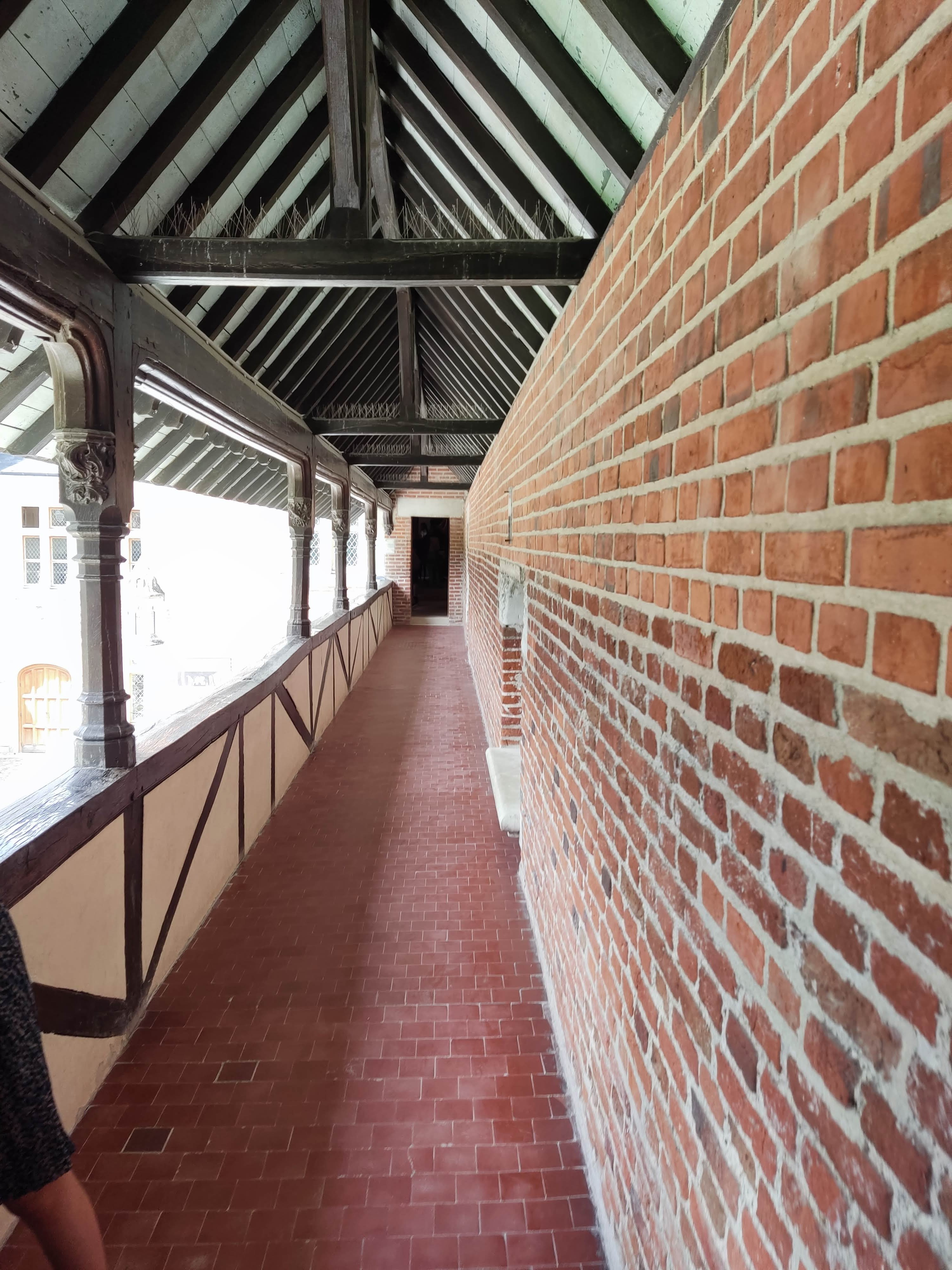 Photo n° 2 de l'avis de Damoc.r fait le 12/08/2023 à 23:29