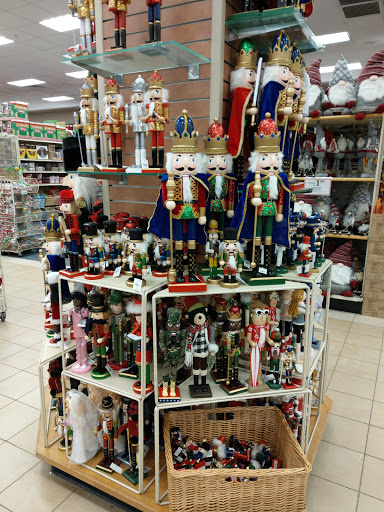 Home Goods Store «Christmas Tree Shops», reviews and photos, 41 Gusabel Ave, Nashua, NH 03063, USA