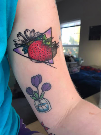 Tattoo Shop «Salty Siren Tattoo Lounge», reviews and photos, 480 E Main St, Greenwood, IN 46143, USA