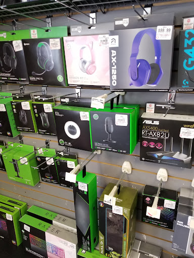 Video Game Store «GameStop», reviews and photos, 8800 Dixie Hwy STE C, Louisville, KY 40258, USA