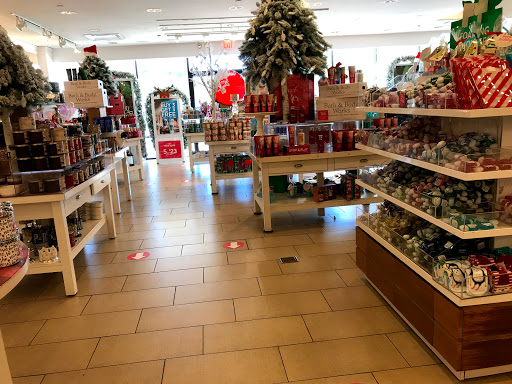 Beauty Supply Store «Bath & Body Works», reviews and photos, 2024 S University Dr, Davie, FL 33324, USA