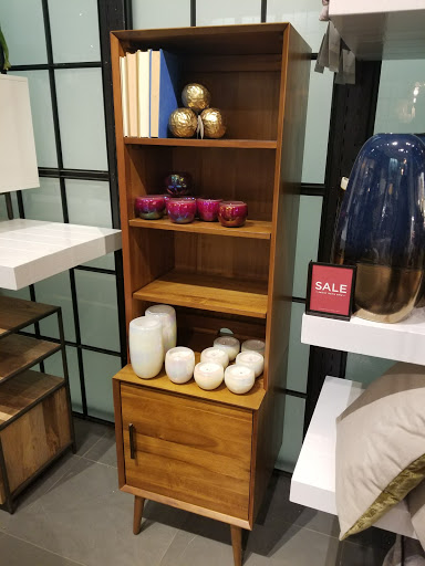 Furniture Store «west elm», reviews and photos, 1201 NW Couch St, Portland, OR 97209, USA