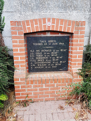 Monument du 13 juin 1944 à Tilloy-lez-Cambrai