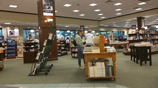 Book Store «Barnes & Noble», reviews and photos, 591 S University Dr, Plantation, FL 33324, USA