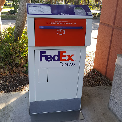 Shipping and Mailing Service «FedEx Ship Center», reviews and photos, 2600 NW 19th St, Pompano Beach, FL 33069, USA