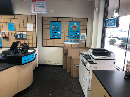 Shipping and Mailing Service «The UPS Store», reviews and photos, 208-10 Cross Island Pkwy, Bayside, NY 11360, USA
