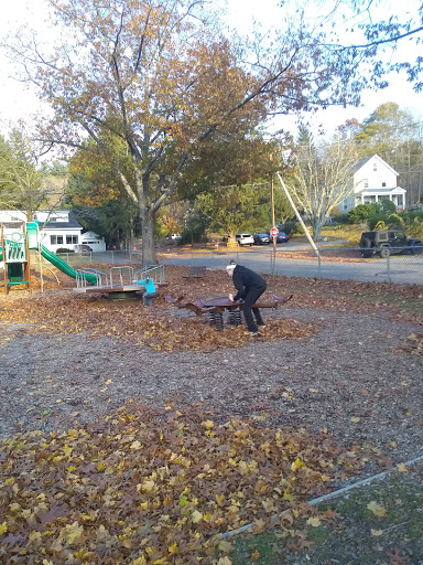 Park «Collins Street Playground», reviews and photos, 37 Collins Ave, Amesbury, MA 01913, USA