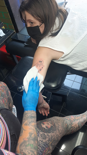 Tattoo Shop «713 Tattoo Parlour», reviews and photos, 1533 Westheimer Rd, Houston, TX 77006, USA