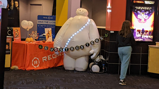 Movie Theater «Regal Cinemas Hadley Theatre 16», reviews and photos, 1000 Corporate Ct, South Plainfield, NJ 07080, USA