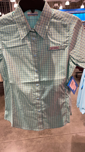 Sportswear Store «Columbia Sportswear Outlet», reviews and photos, 6800 Oxon Hill Rd #600, Oxon Hill, MD 20745, USA