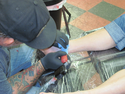 Tattoo Shop «Hall of Tattoos», reviews and photos, 328 E Main St, Norman, OK 73069, USA