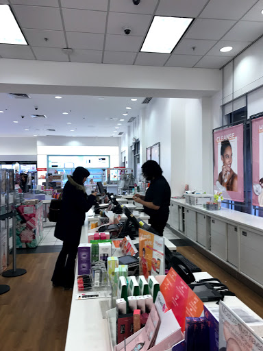 Hair Salon «Ulta Beauty», reviews and photos, 3010 Bridgepointe Pkwy, San Mateo, CA 94404, USA