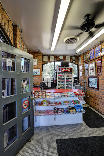 Auto Repair Shop «Bridwell Automotive Center», reviews and photos, 7171 E Lincoln Dr, Scottsdale, AZ 85253, USA