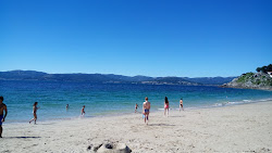 Foto van Caveiro beach met een ruime kustlijn
