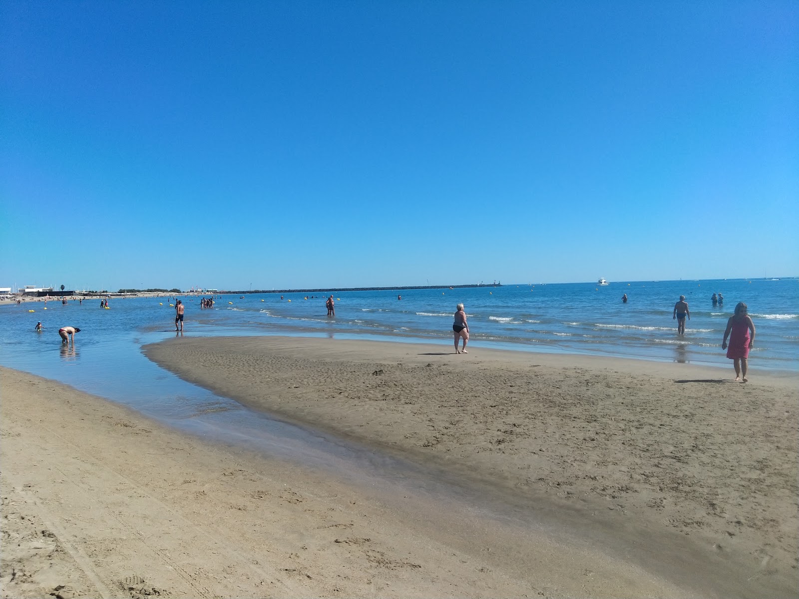 Foto de Praia de Richelieu com alto nível de limpeza