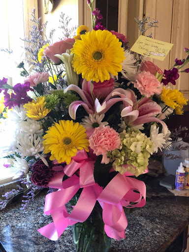 Florist «Kirk Florist», reviews and photos, 80 W Farms Rd, Farmingdale, NJ 07727, USA