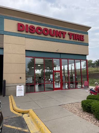 Discount Tire Store - Inver Grove Heights, MN, 9101 Broderick Blvd, Inver Grove Heights, MN 55076, USA, 