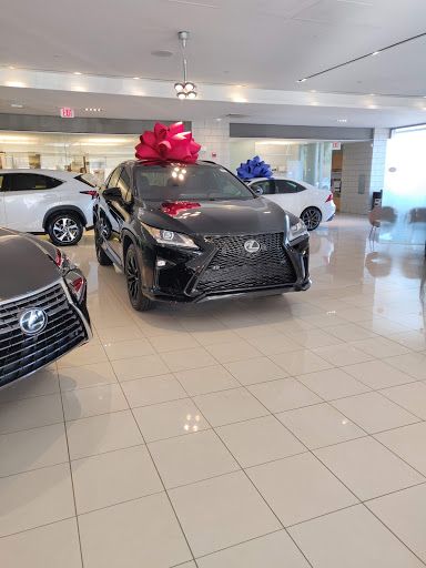 Lexus Dealer «Woodfield Lexus», reviews and photos, 350 E Golf Rd, Schaumburg, IL 60173, USA