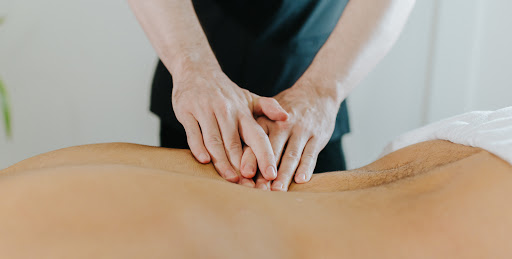 Thai massage therapist Winnipeg