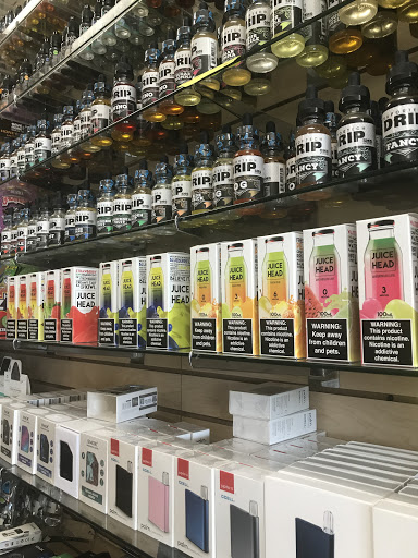 Tobacco Shop «AW Smoke Shop», reviews and photos, 2095 N Dobson Rd #1, Chandler, AZ 85224, USA