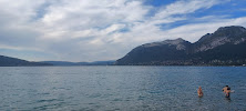 Ponton de l'embarcadère location de bateaux du Restaurant français Restaurant Chez nous à la plage à Saint-Jorioz - n°1