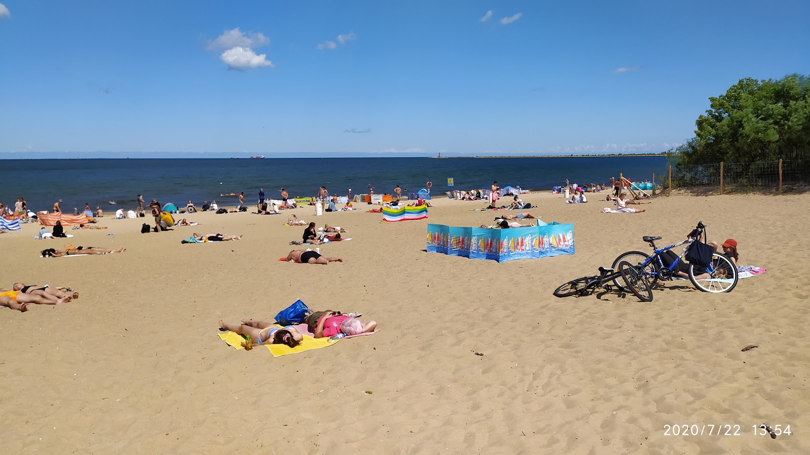 Photo de Brzezno Park beach avec droit et long