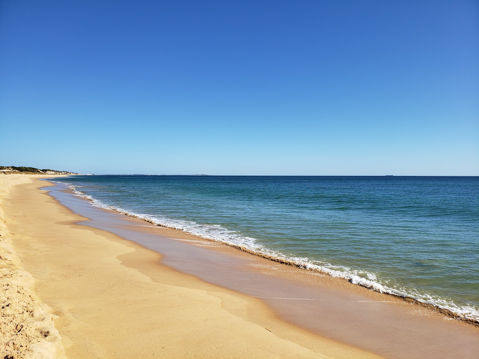 Buffalo Beach的照片 带有碧绿色纯水表面