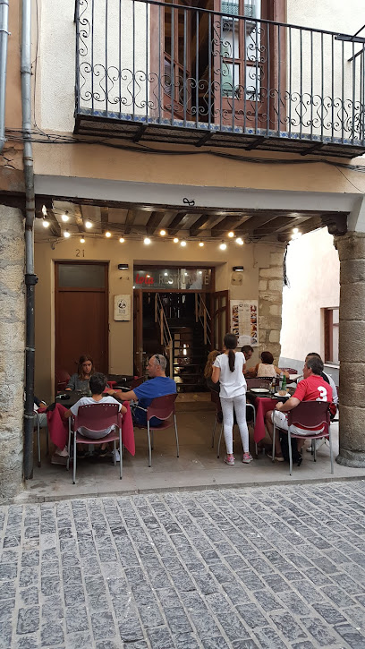 Pizzeria Lola - Carrer d,En Blasco d,Alagó, 21, 12300 Morella, Castelló, Spain