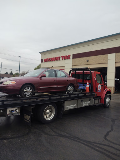 Tire Shop «Discount Tire Store - Westmont, IL», reviews and photos, 6455 Cass Ave, Westmont, IL 60559, USA