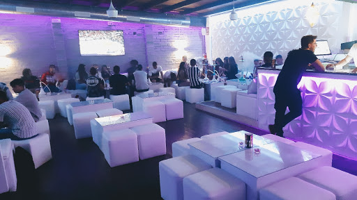 White room shisha lounge en Manlleu