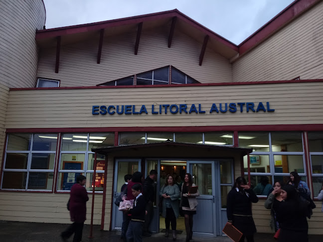 Opiniones de Escuela Básica Litoral Austral en Puerto Aysén - Escuela