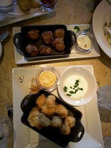 Restaurant «The Cheesecake Factory», reviews and photos, 2028 Chesterfield Center, Chesterfield, MO 63017, USA