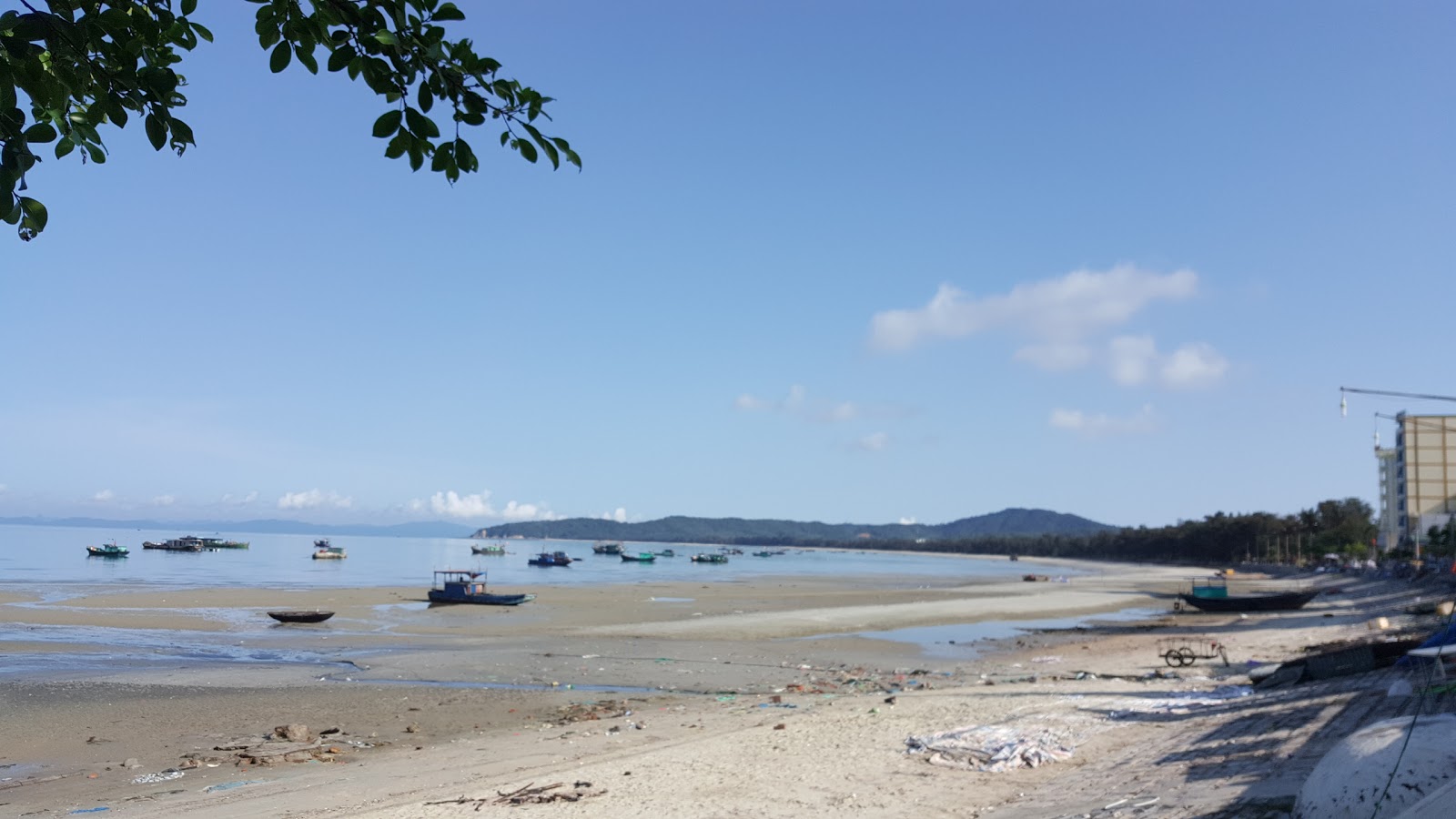 Photo of Tinh Yeu Beach with partly clean level of cleanliness
