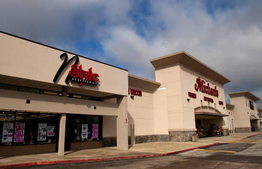 Shopping Mall «Humblewood Shopping Center», reviews and photos, 19661 US-59, Humble, TX 77338, USA