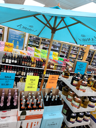 Liquor Store «Arcadia Foremost Liquors», reviews and photos, 3301 W North Ave, Chicago, IL 60647, USA