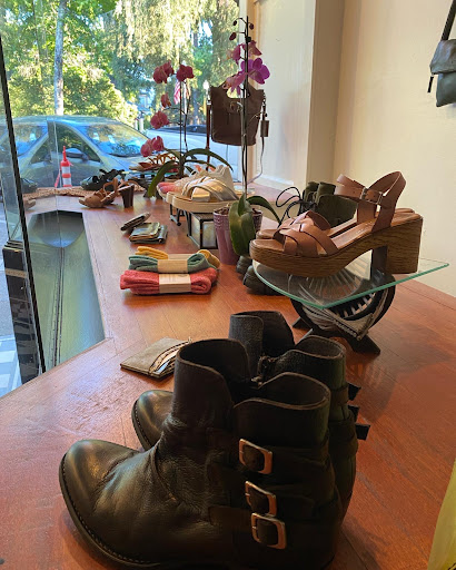 Shoe Store «Rainsong Shoes», reviews and photos, 117 Plaza St, Healdsburg, CA 95448, USA