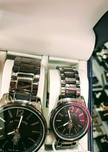 Clothing Store «Burlington Coat Factory», reviews and photos, 4849 Golf Rd, Skokie, IL 60077, USA