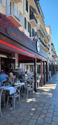 Atmosphère du Restaurant Au Mal Assis à Cannes - n°2