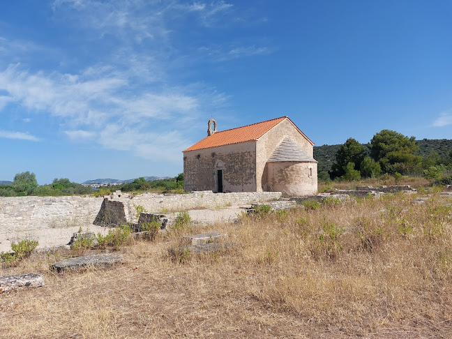 Recenzije Arheološko nalazište Sv.Martin , Ivinj u Šibenik - Crkva