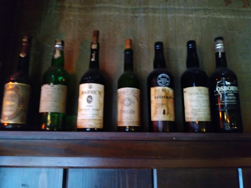 Pub «McMenamins Bagdad Theater & Pub», reviews and photos, 3702 SE Hawthorne Blvd, Portland, OR 97214, USA