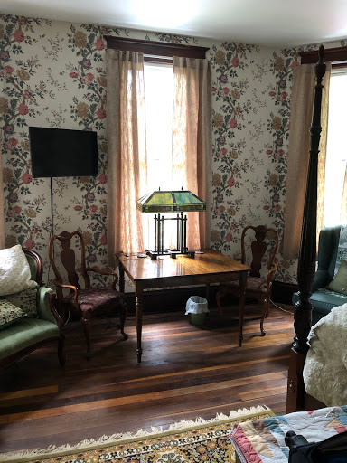 Lodge «The Farmhouse Inn», reviews and photos, 108 W Swan St, Centerville, TN 37033, USA