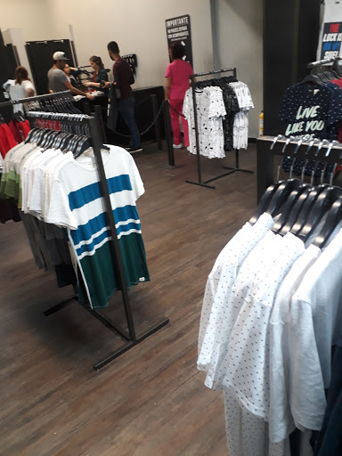Chinese clothing shops in Bucaramanga