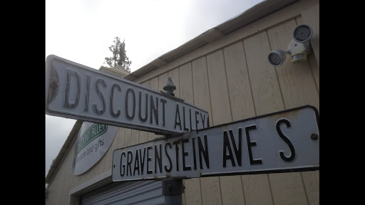 Discount Alley, 1382 CA-116 a, Sebastopol, CA 95472, USA, 