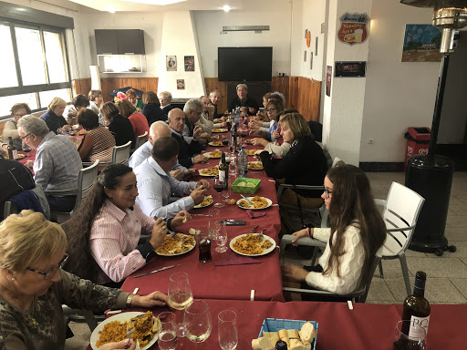 Información y opiniones sobre Restaurante Las Encinas de Galindo Y Perahuy