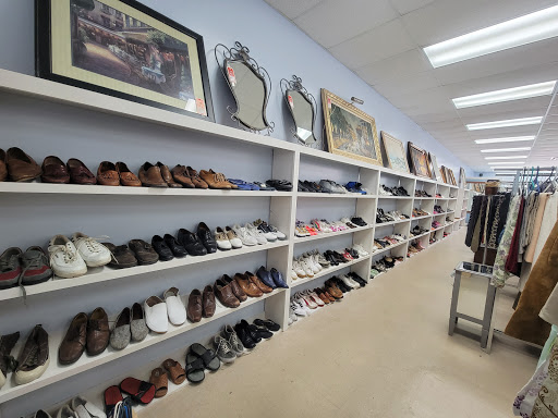 Thrift Store «Restoration Ministries Thrift», reviews and photos, 14950 Dixie Hwy, Harvey, IL 60426, USA